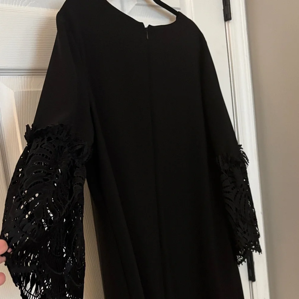Tahari ASL Black Lace Bell-Sleeve Shift Dress - 16 - Picture 6 of 6